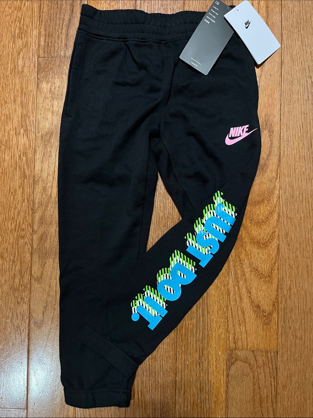 NWT Nike Kids Black Just Do It Sweatpants Sz 6